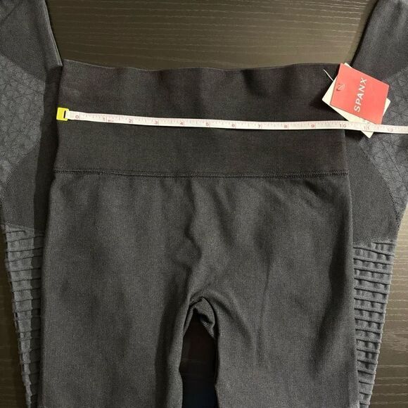 SPANX very black Look At Me Now seamless moto leggings XS new - Picture 6 of 12